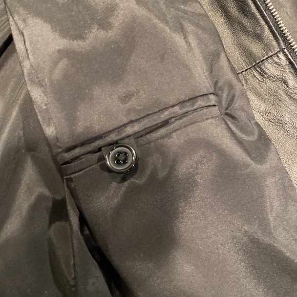 Womens Leather zip front jacket, ruched at front. 3/4 length sleeves.SZ 6 - Picture 6 of 7